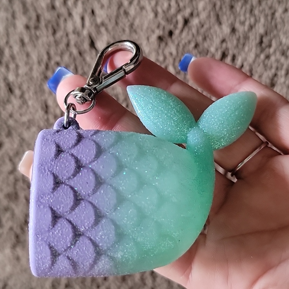 Bath and Body Works antibacterial keychain - Picture 2 of 2